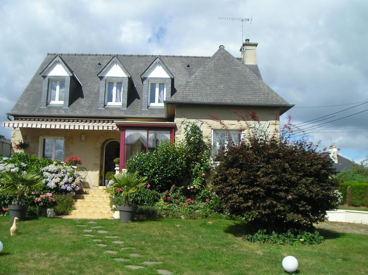 Les Hortensias Saint-Pierre-de-Plesguen Extérieur photo